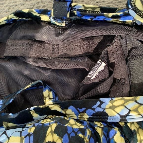 EUC Silhouette Solutions 1 PC Floral Swimsuit - Picture 5 of 14